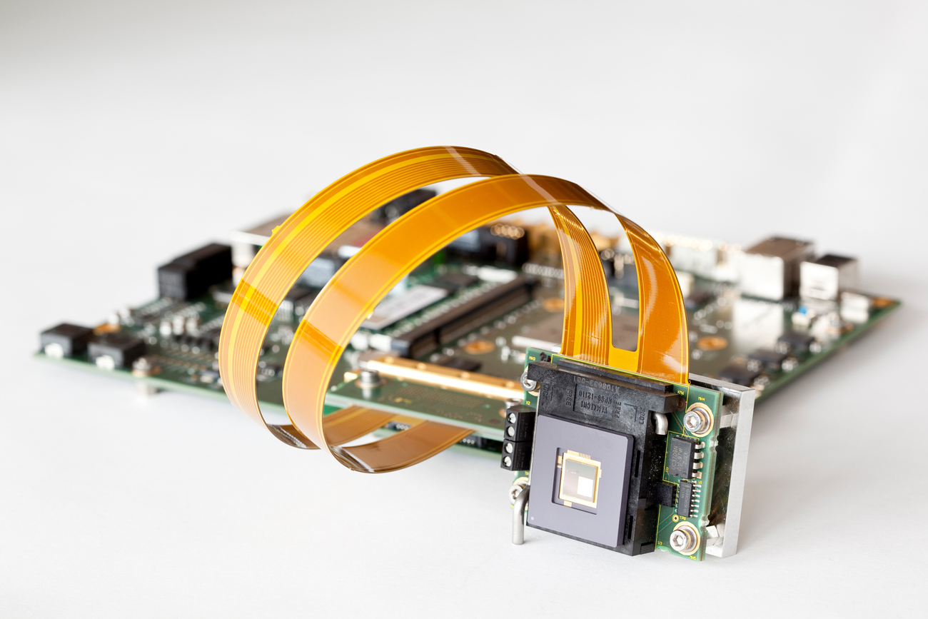 Micromirror array and matching control electronics. 